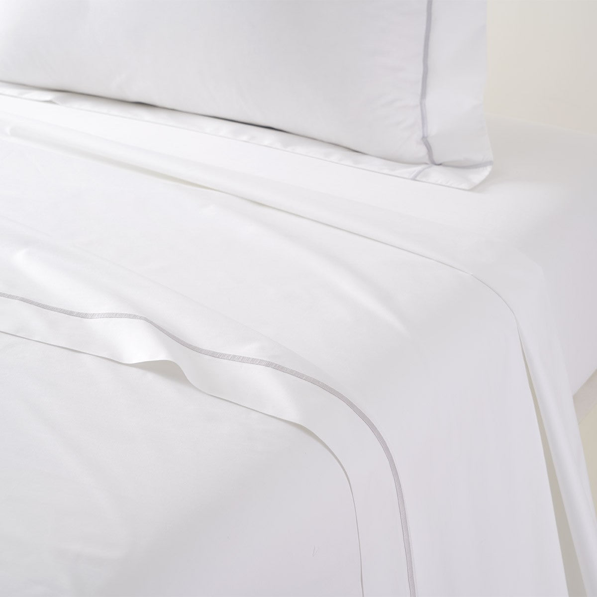 An image of Yves Delorme Athena Flat Sheet