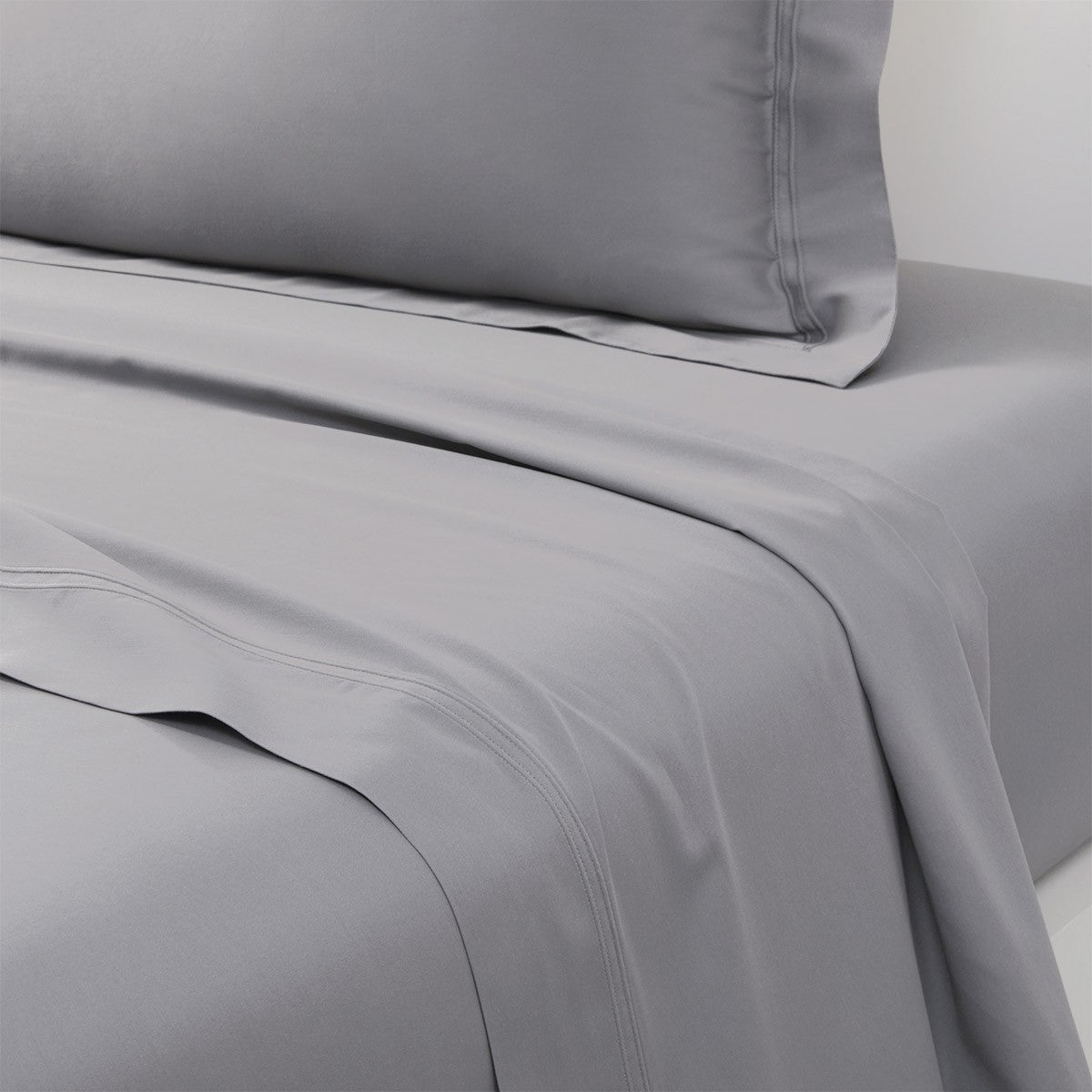 An image of Yves Delorme Triomphe Flat Sheet