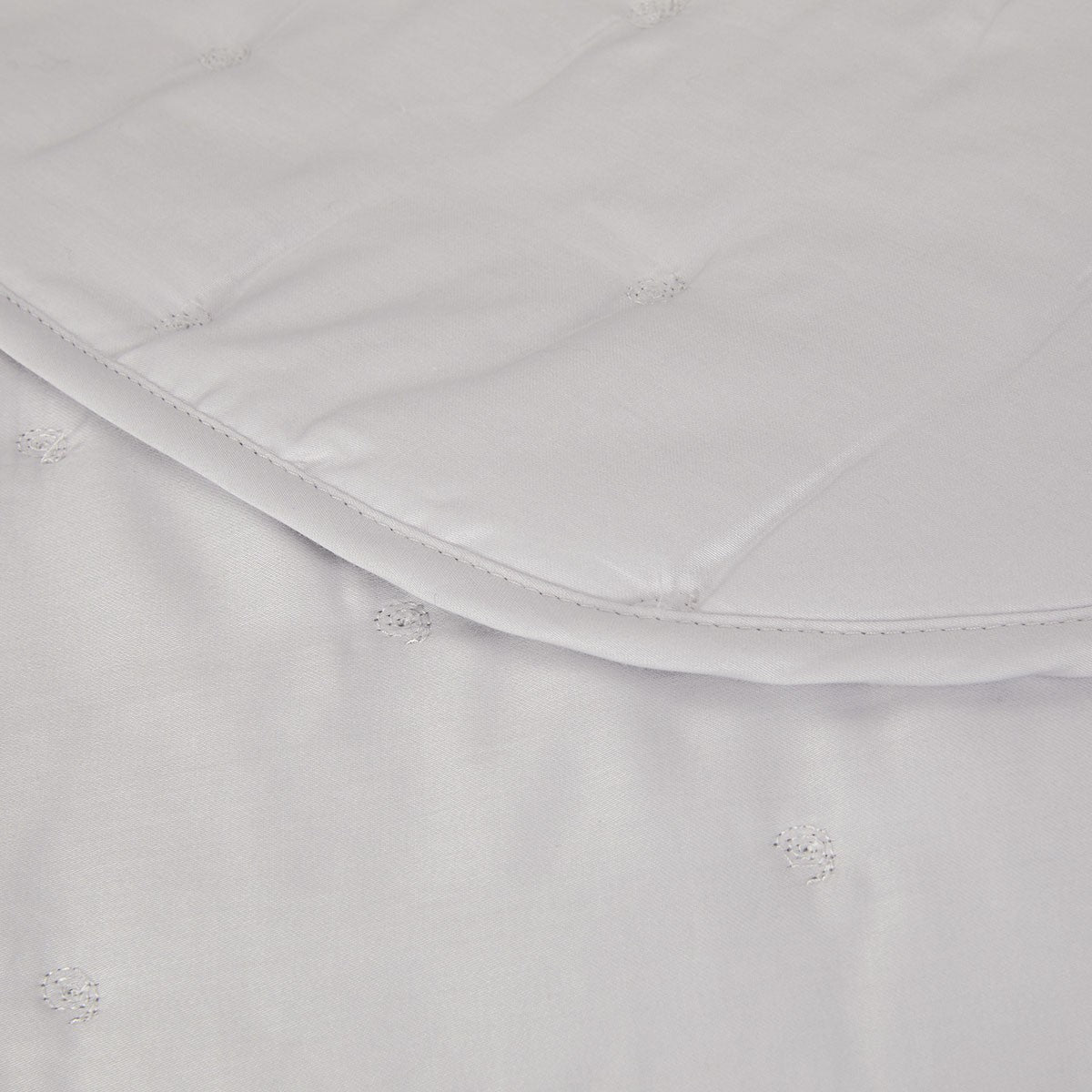 An image of Yves Delorme Triomphe Quilted Coverlet