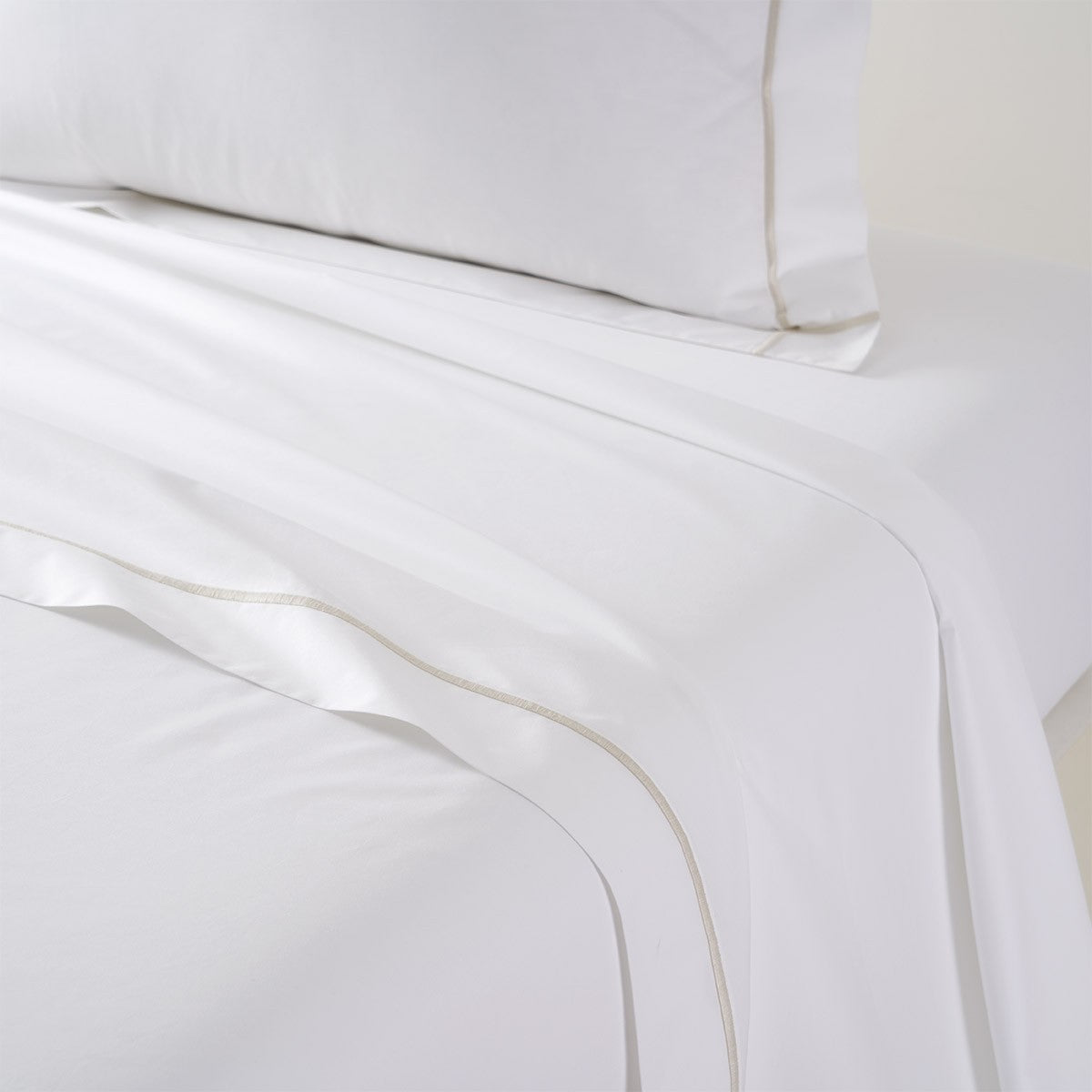 An image of Yves Delorme Athena Flat Sheet