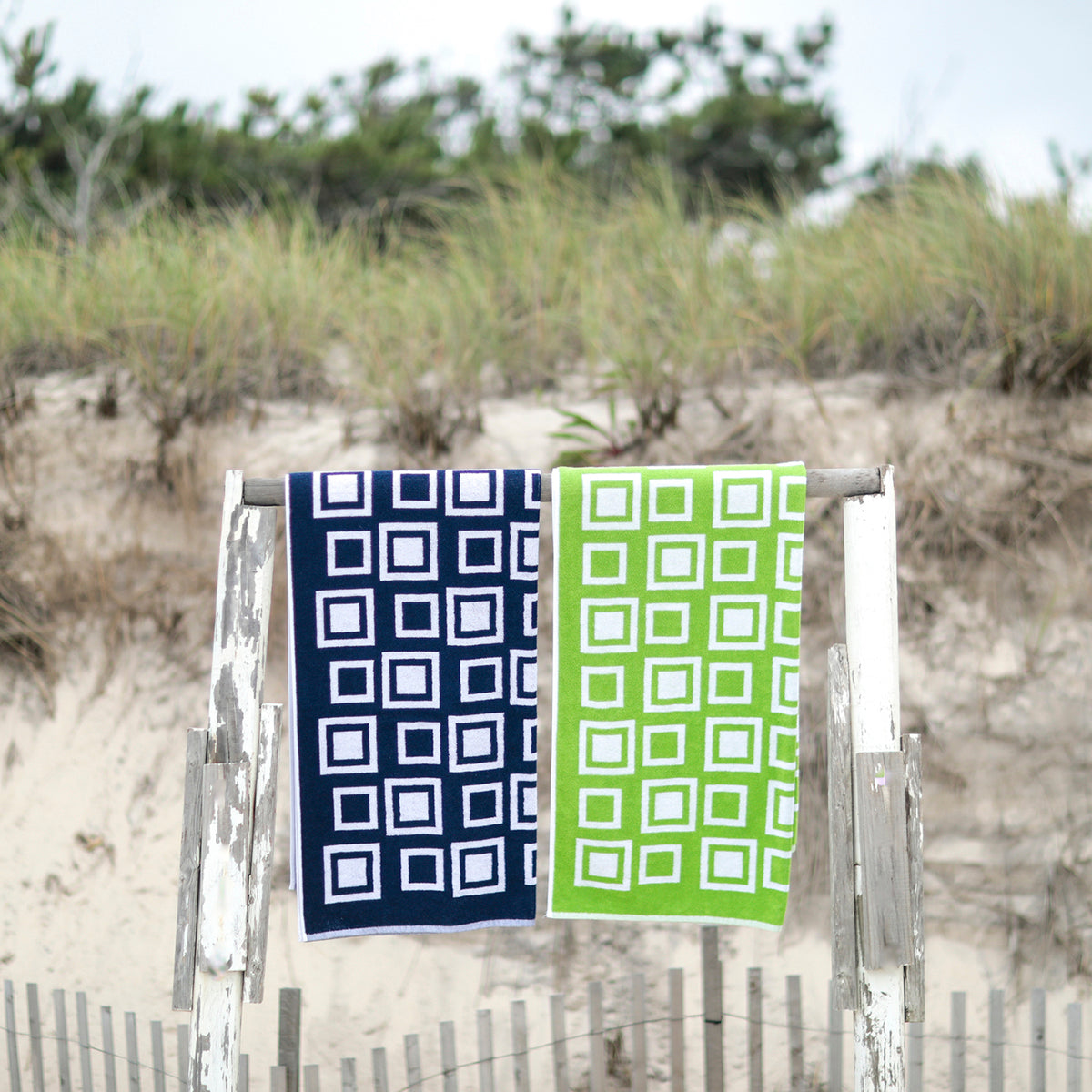 An image of Sferra Monterossa Beach Towel