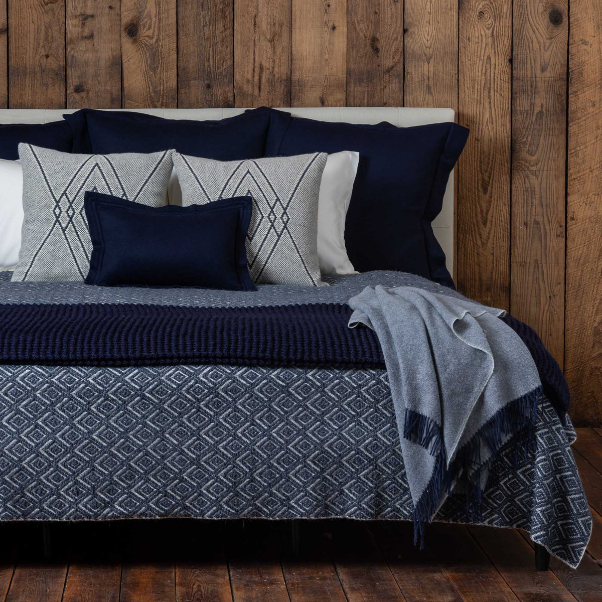 An image of Alicia Adams Classic 100% Alpaca Throw