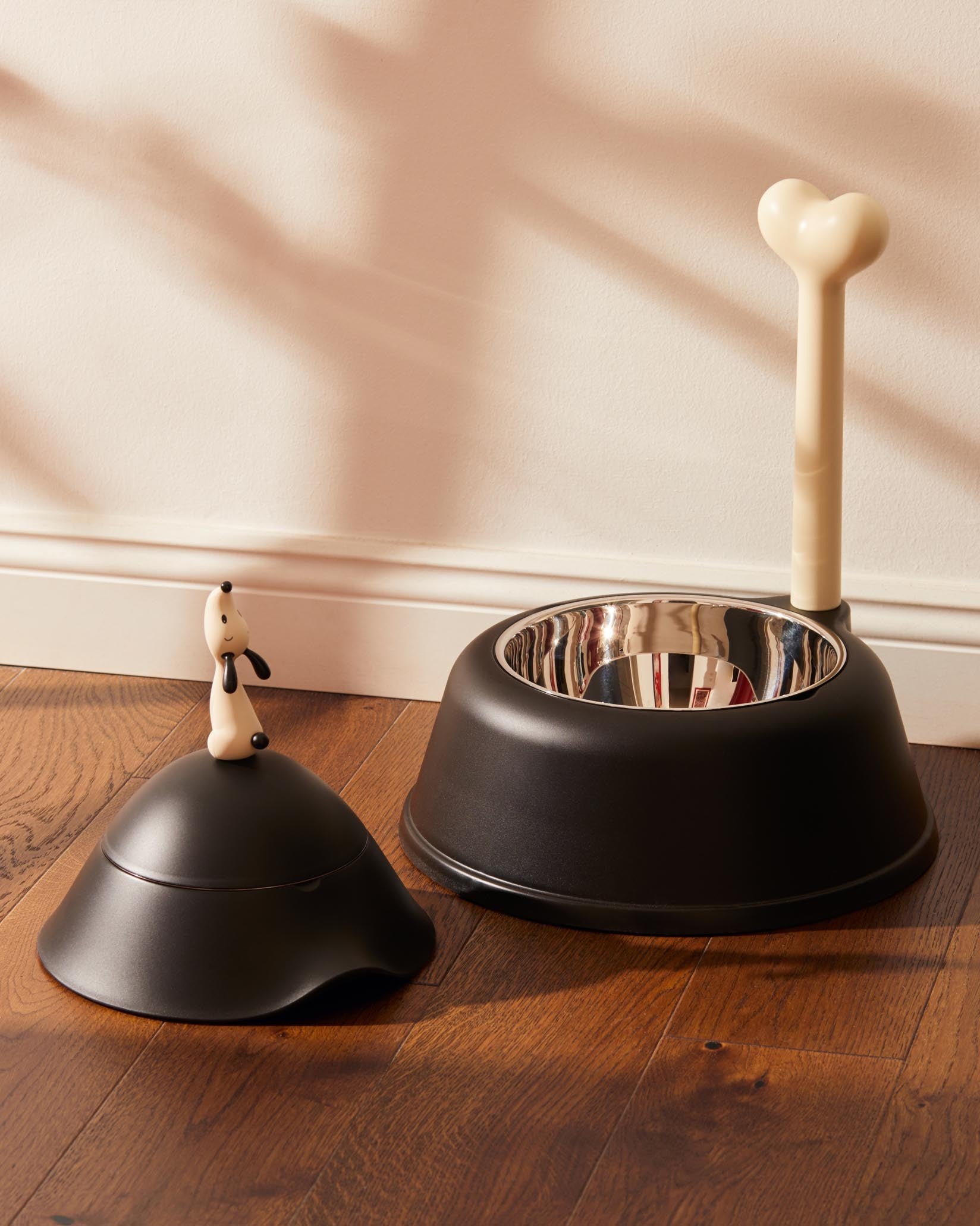 An image of Alessi Miriam Mirri Lupita Dog Bowl