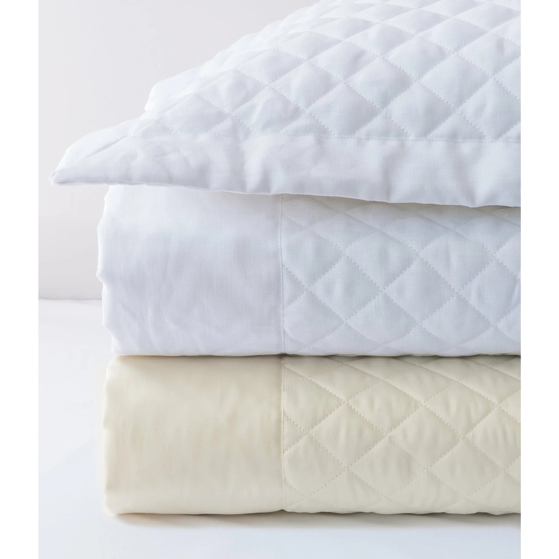 An image of Bovi Simply Sateen Quilted Coverlet