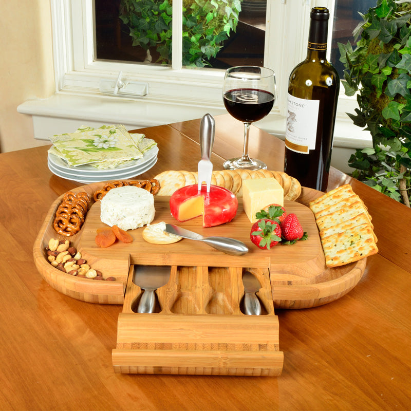 GHCB39_Picnic_at_Ascot_Deluxe_Malvern_Cheese_Board_Set_3.jpeg