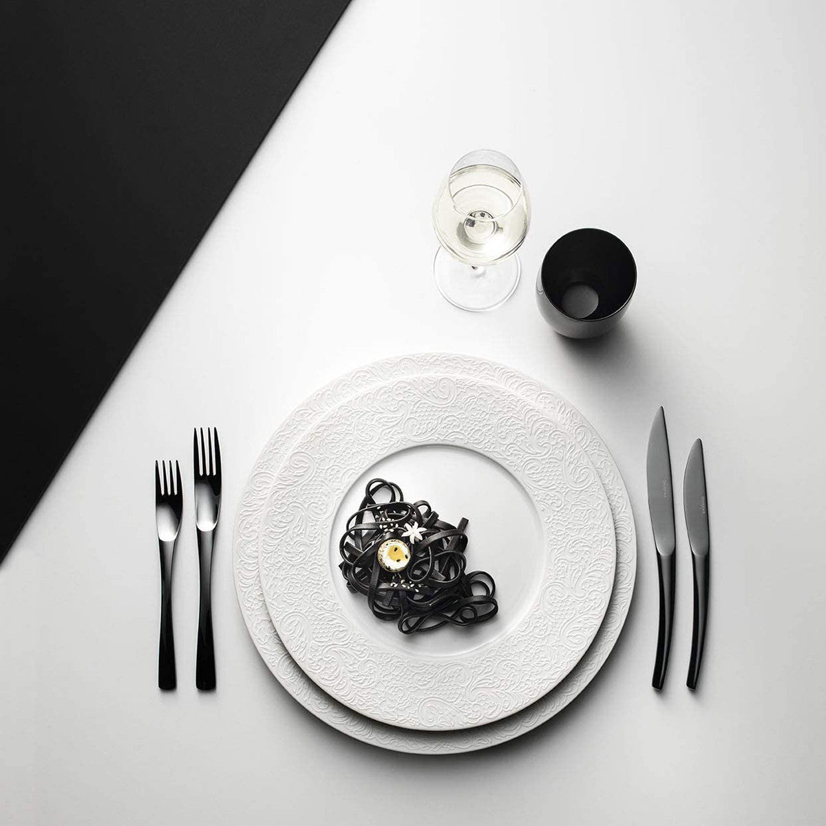 An image of Degrenne XY Mirror Finish Flatware
