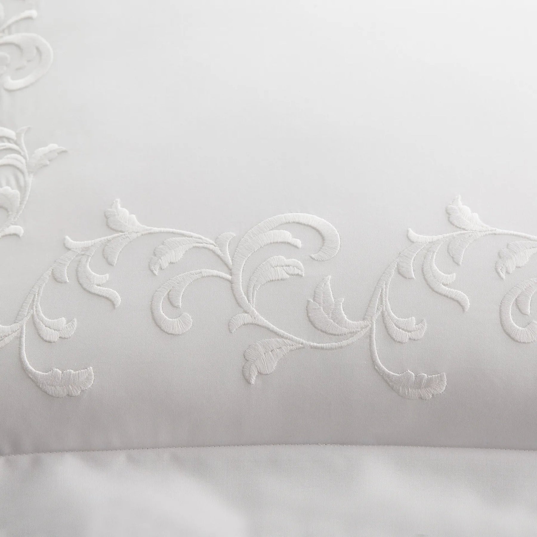 An image of Scandia Home San Remo Embroidered Percale Flat Sheet