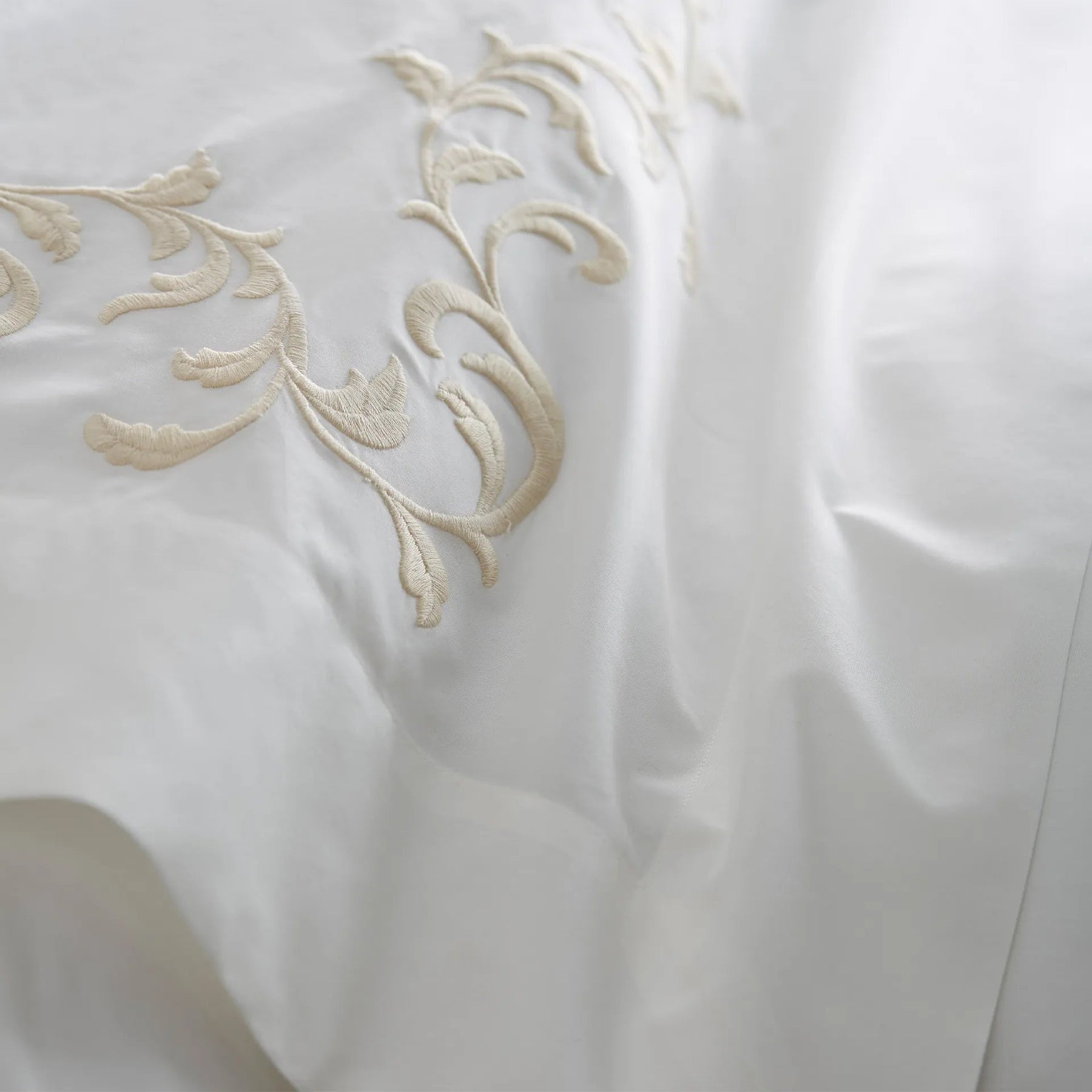 An image of Scandia Home San Remo Embroidered Percale Flat Sheet