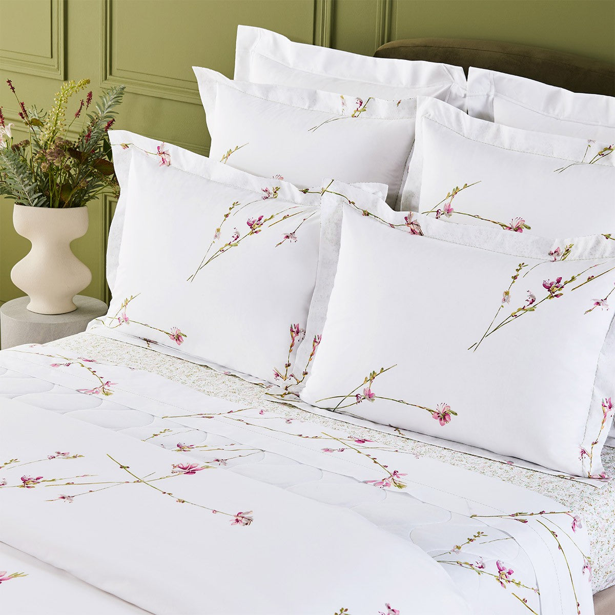 An image of Yves Delorme Gaura Flat Sheet