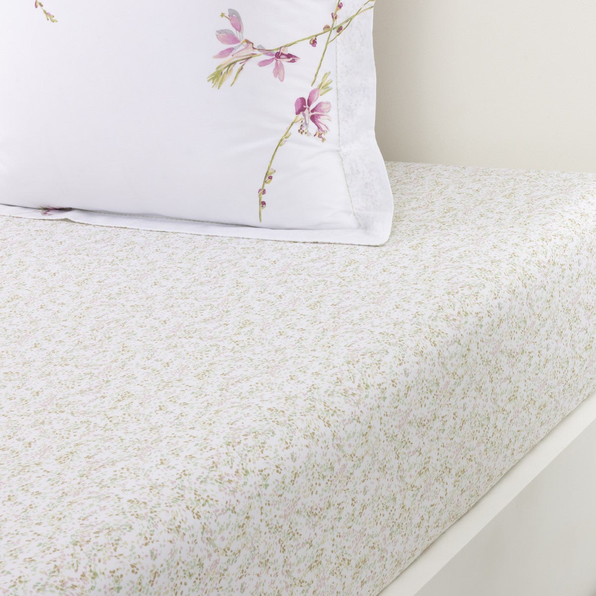 An image of Yves Delorme Gaura Fitted Sheet