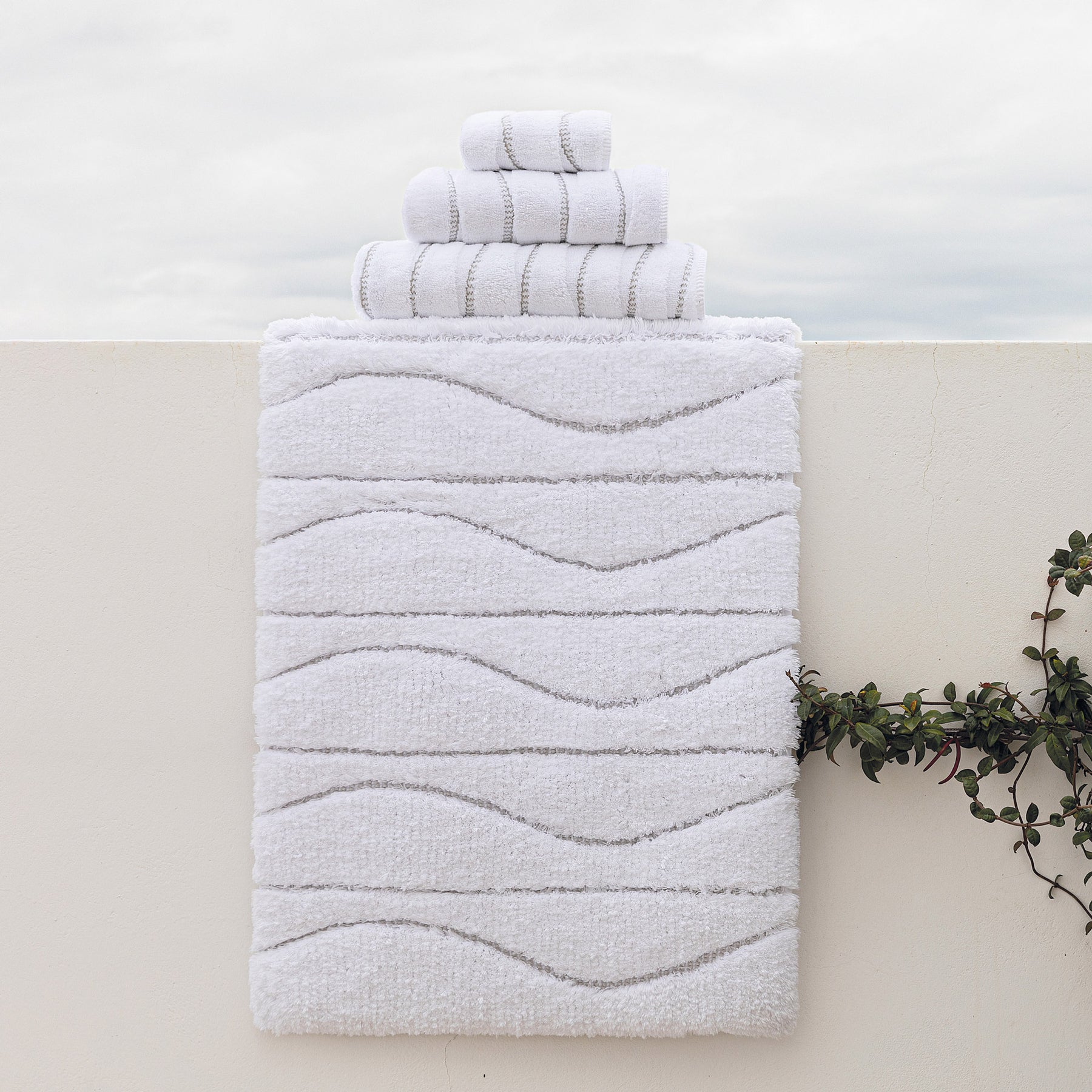 An image of Graccioza Opera Bath Towel