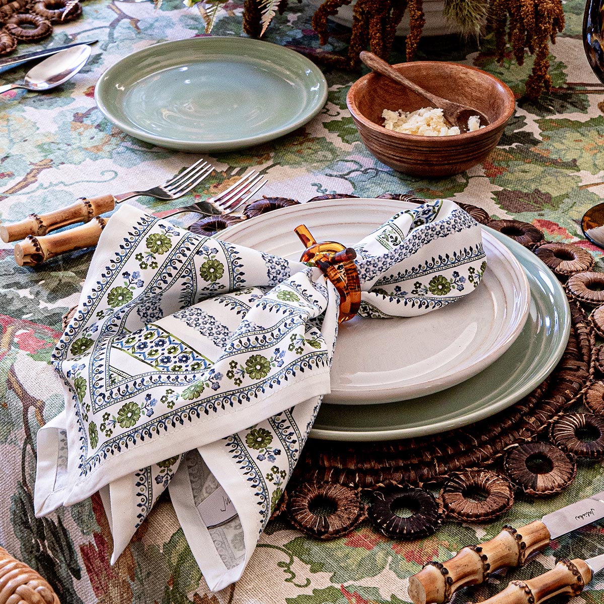 An image of Juliska Villa Seville Set of 4 Stripe Napkins