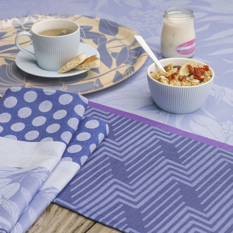 An image of Le Jacquard Francais Nature Urbane Round Tray