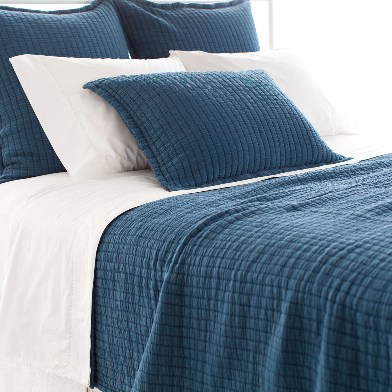 GHM21AGK_Pine_Cone_Hill_Boyfriend_Matelasse_Coverlet_1.jpeg