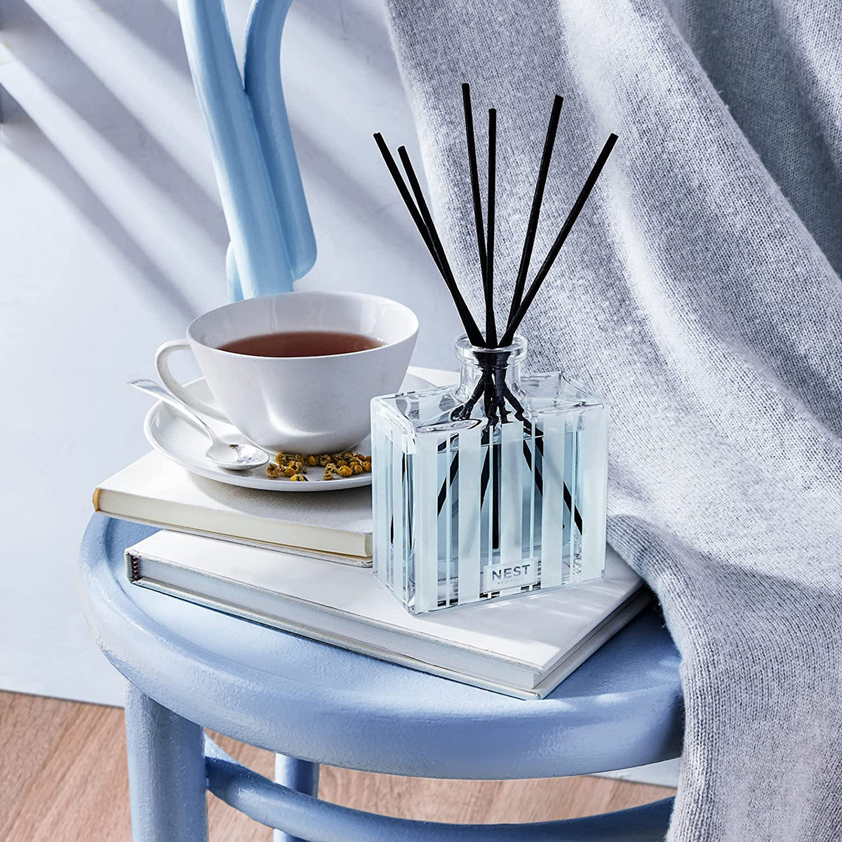 An image of Nest Fragrances Driftwood & Chamomile Reed Diffuser 5.9 fl oz