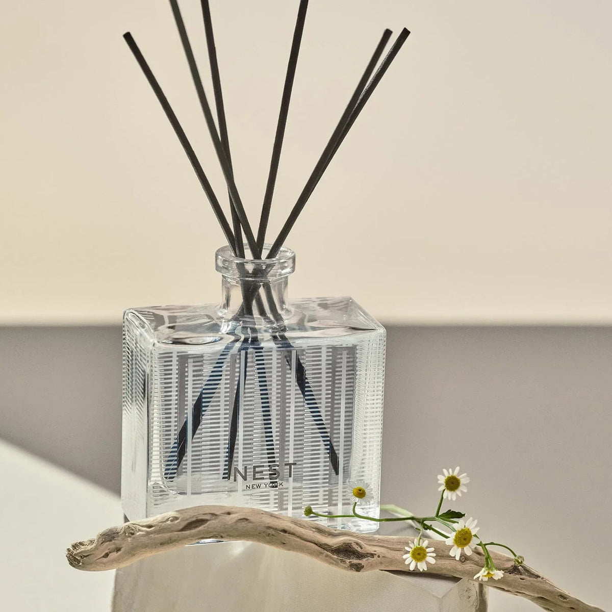 Nest Fragrances Driftwood & Chamomile Reed Diffuser 5.9 fl oz
