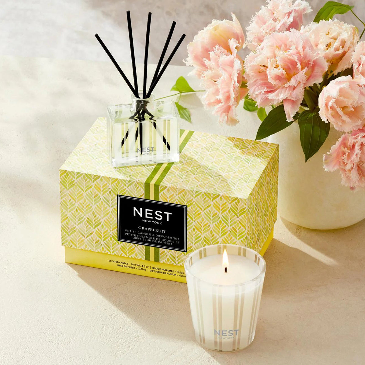 An image of Nest Petite Candle & Reed Diffuser Gift Set - Grapefruit