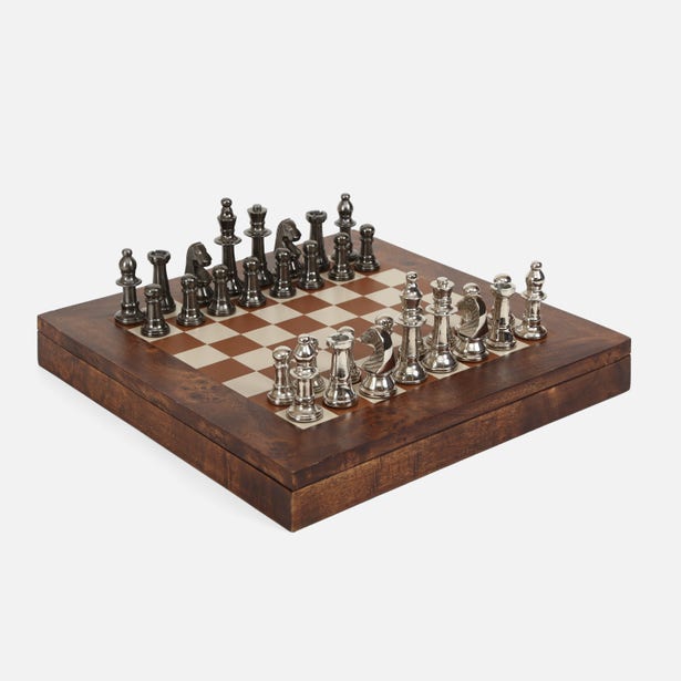 Pigeon and Poodle Windsor Chess Set