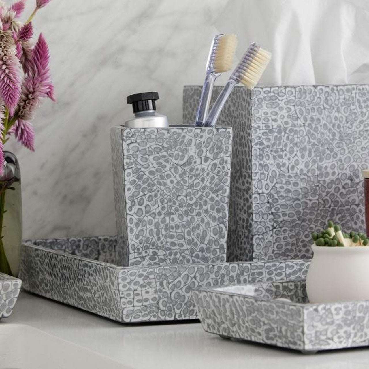 An image of Pigeon and Poodle Callas Brush Holder