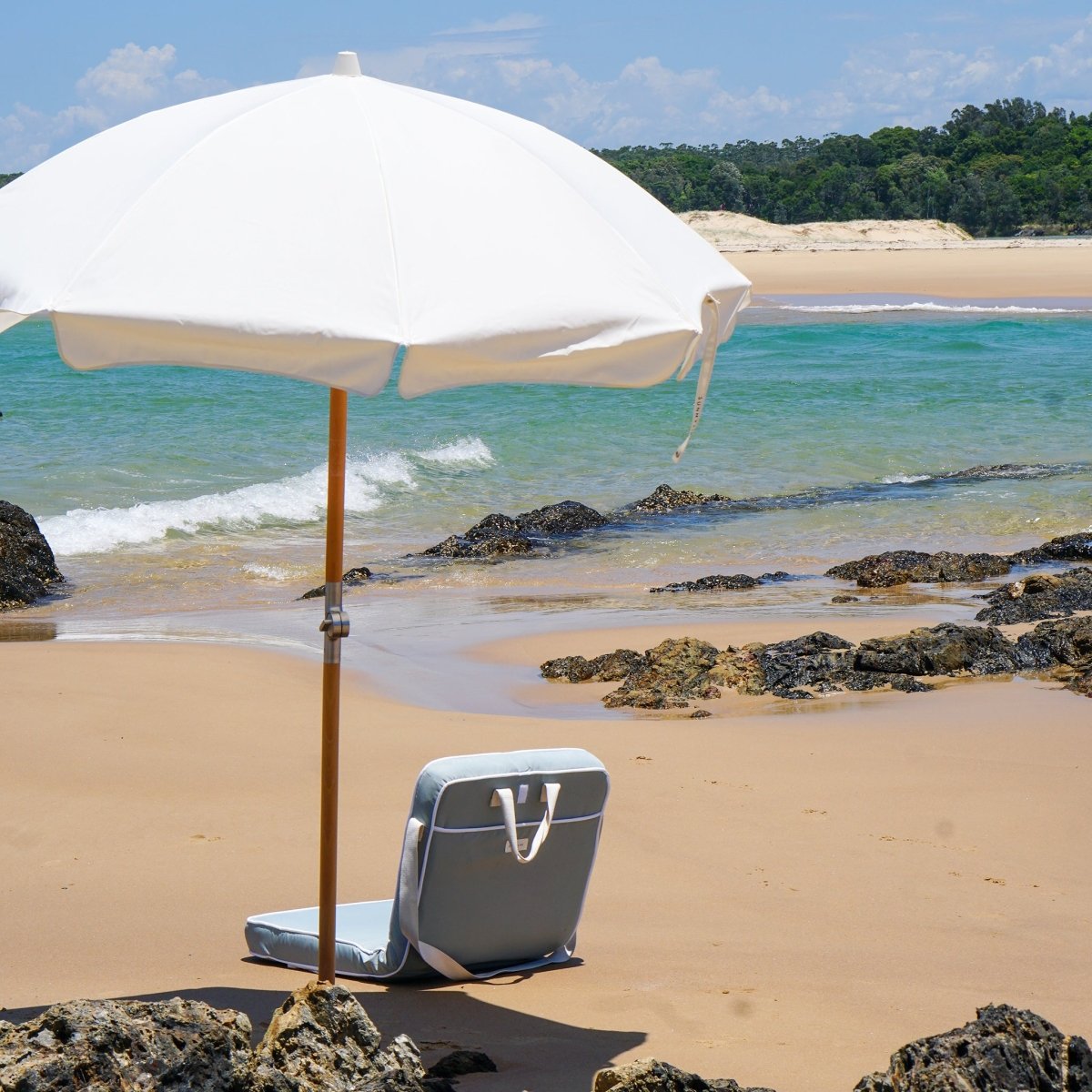 An image of Sunnylife Luxe Beach Umbrella