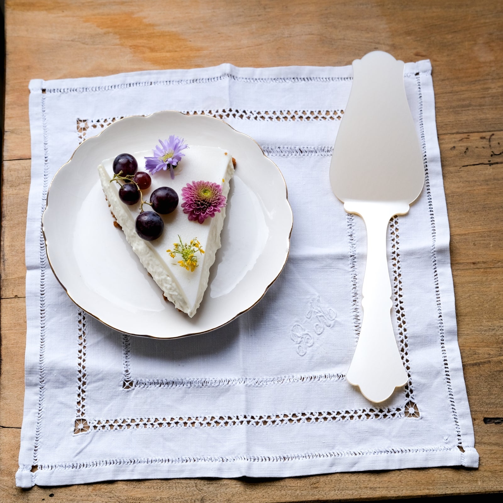 Sabre Honorine Tart Slicer