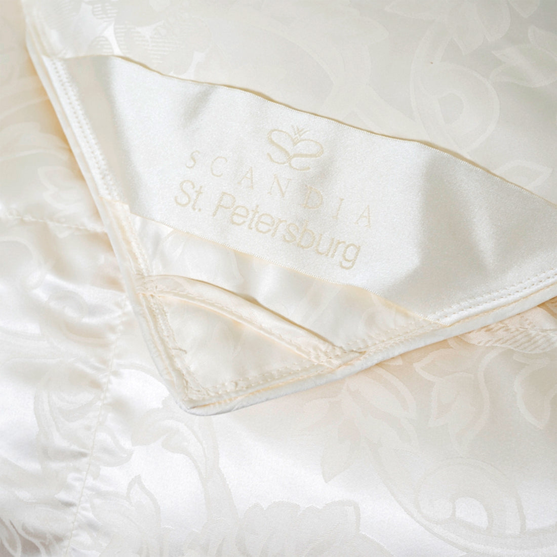 An image of Scandia Home St. Petersburg Comforter