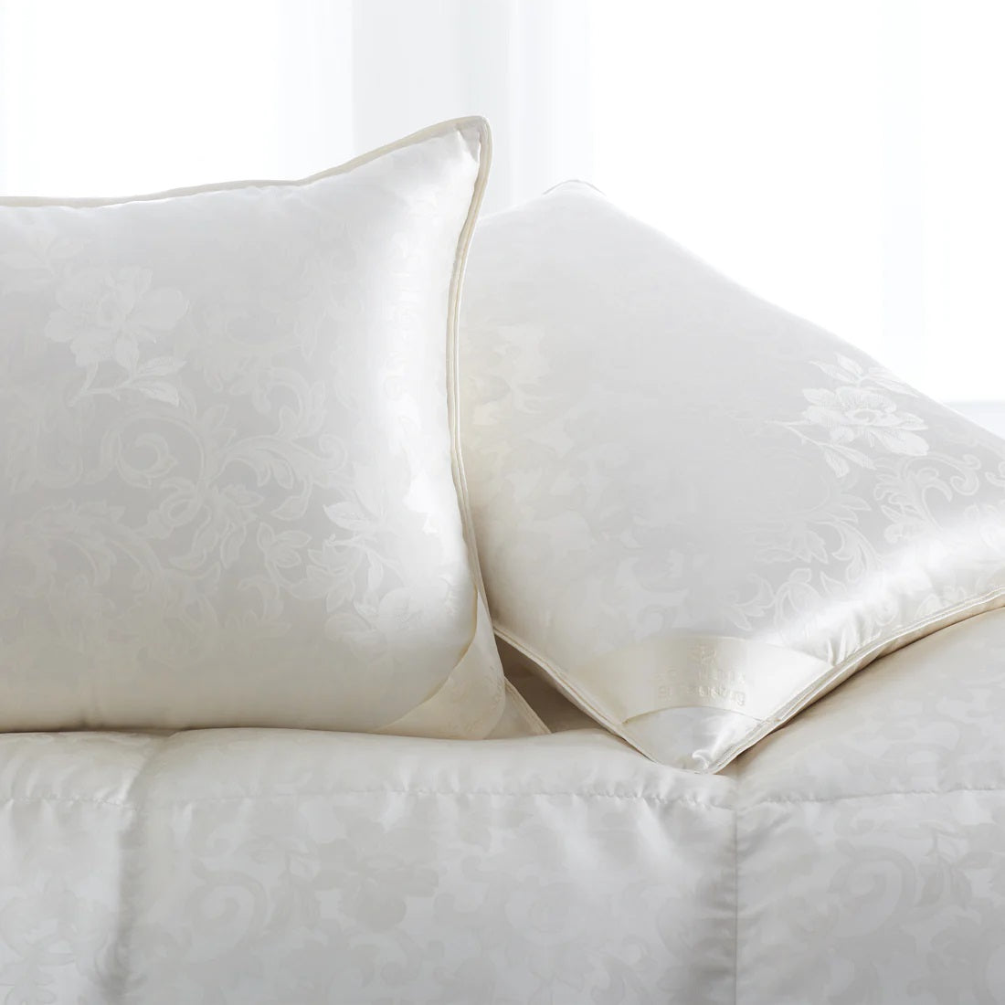 An image of Scandia Home St. Petersburg Pillow