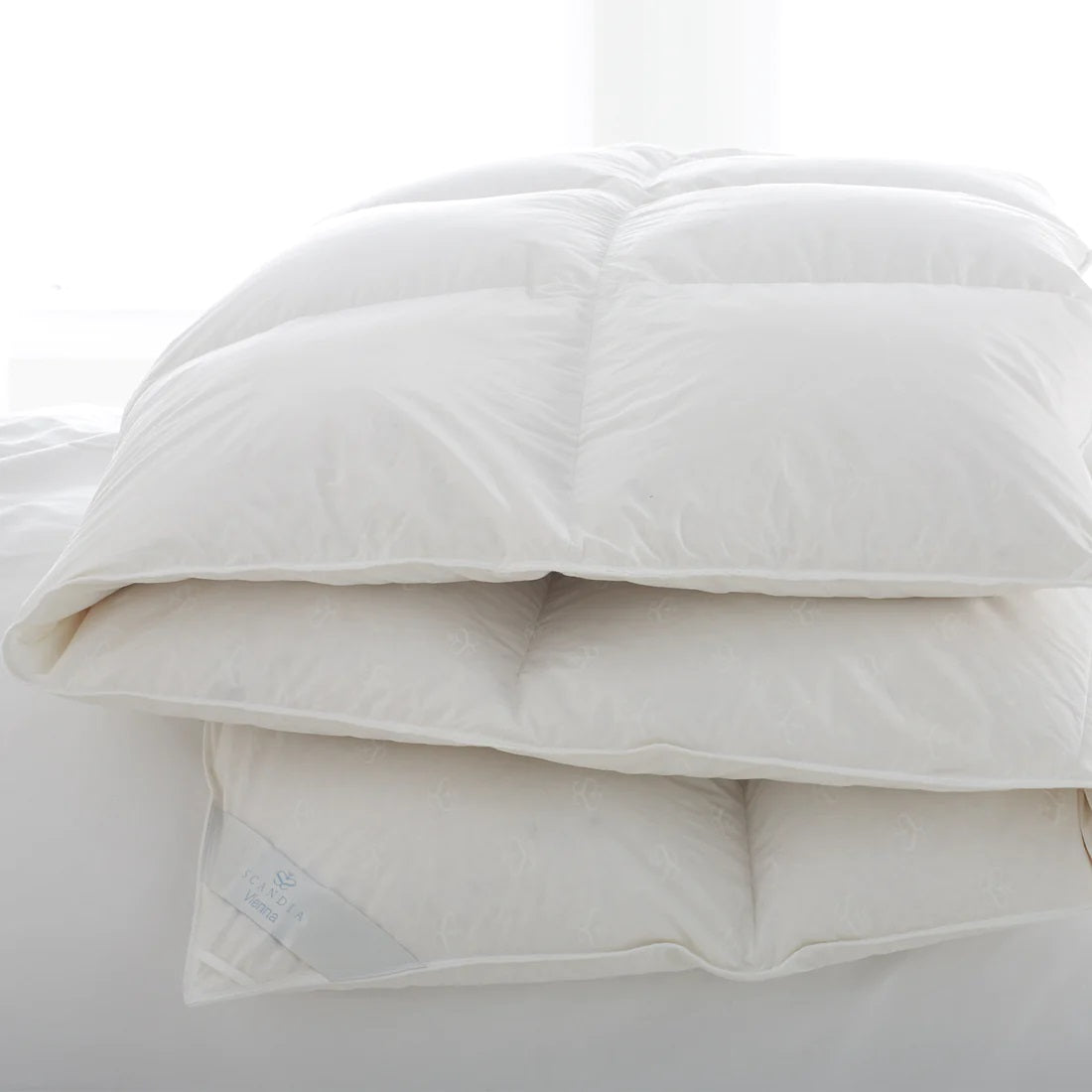 An image of Scandia Home Vienna Comforter