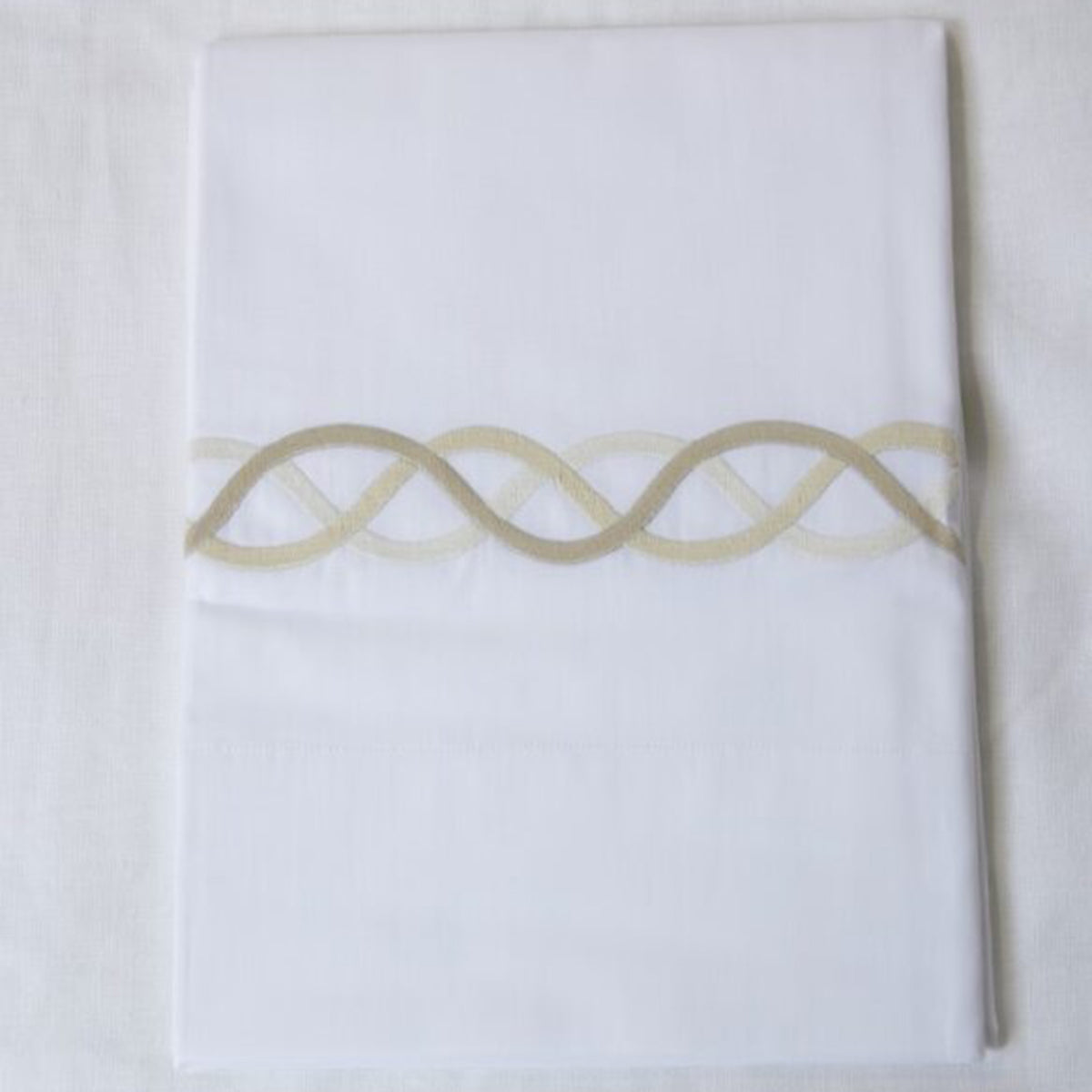 An image of Gracious Home Triple Chain Link Pillowcase