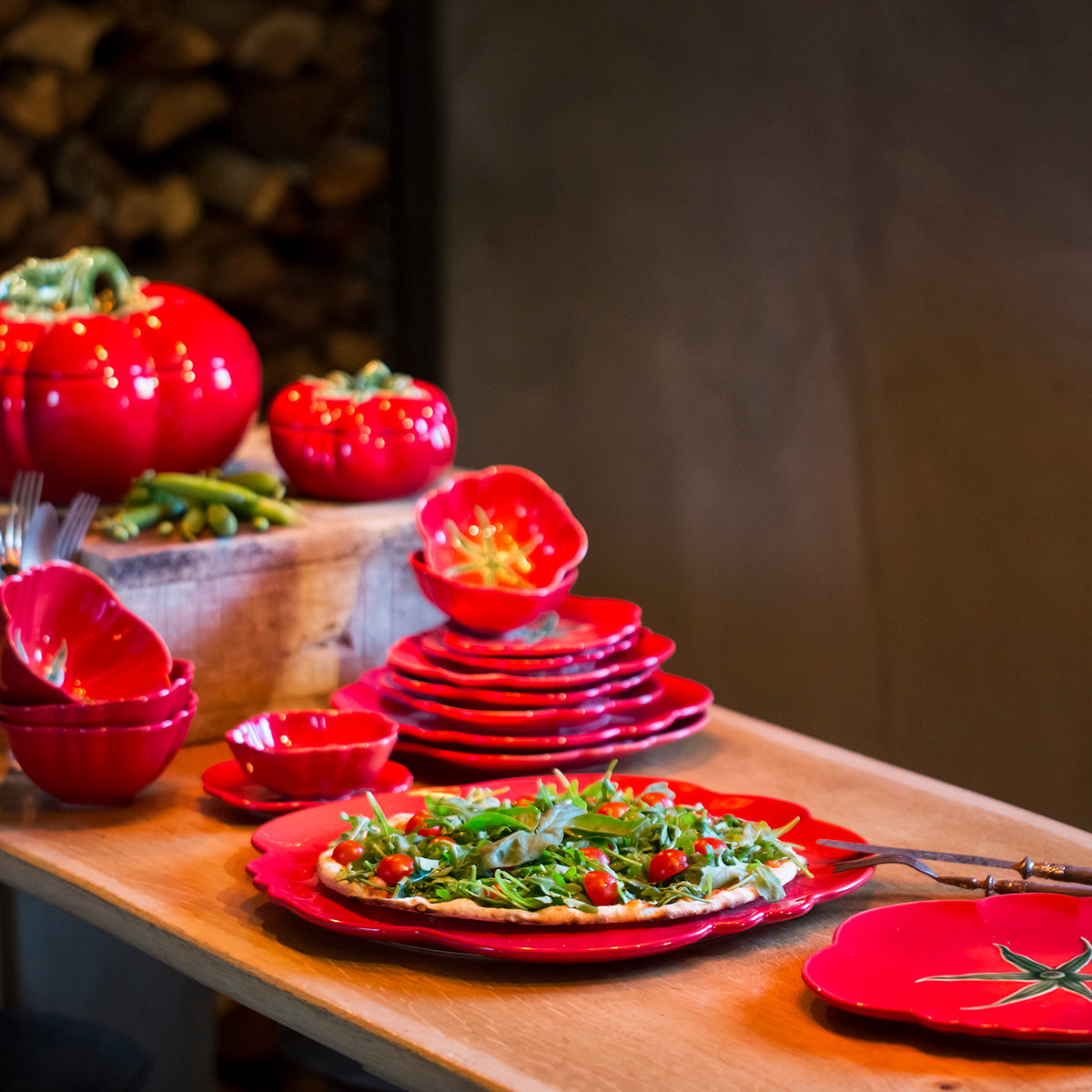 An image of Bordallo Pinheiro Tomato Pizza Plate