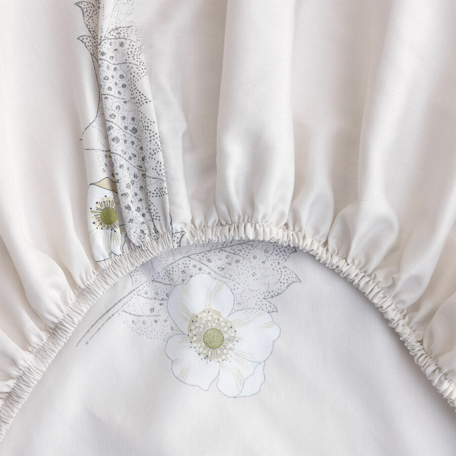 An image of Yves Delorme Corolles Fitted Sheet