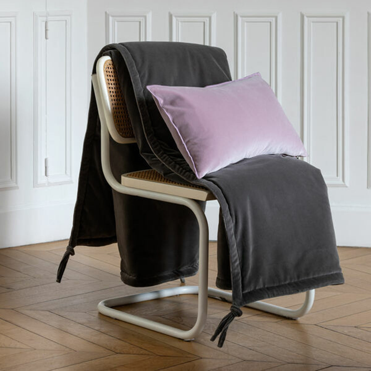 An image of Yves Delorme Divan Decorative Pillow