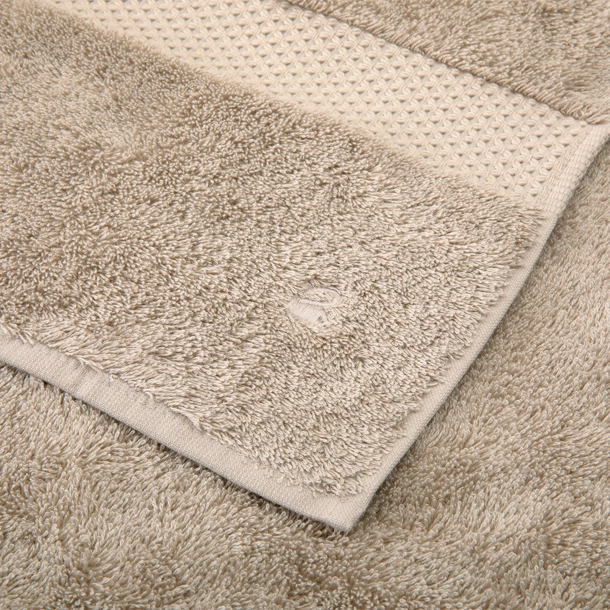 An image of Yves Delorme Etoile Bath Towel