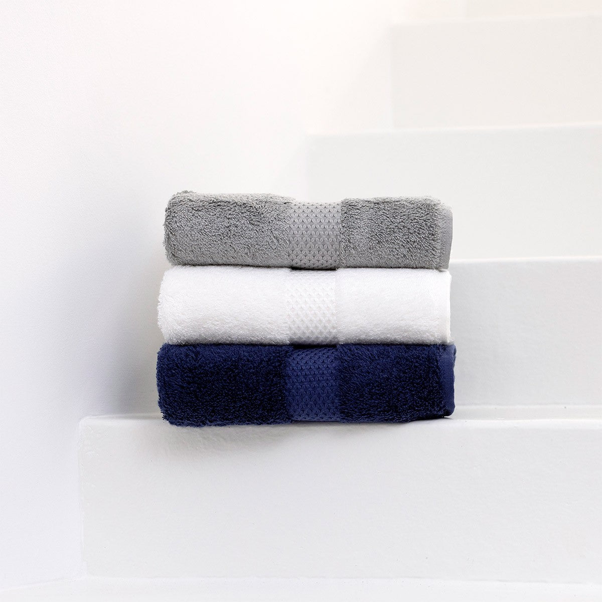 An image of Yves Delorme Etoile Guest Towel