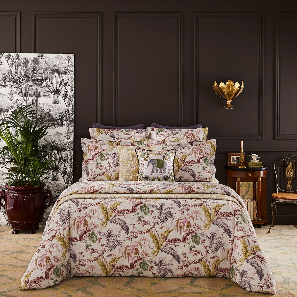 An image of Yves Delorme Fresque Coverlet