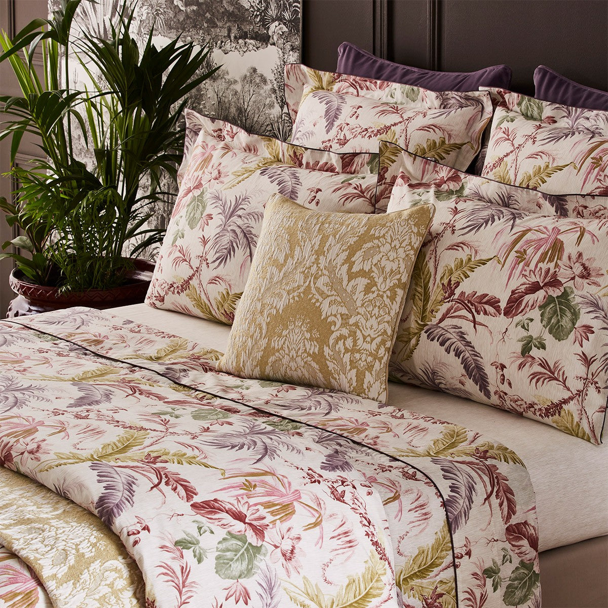 Yves Delorme Fresque Fitted Sheet