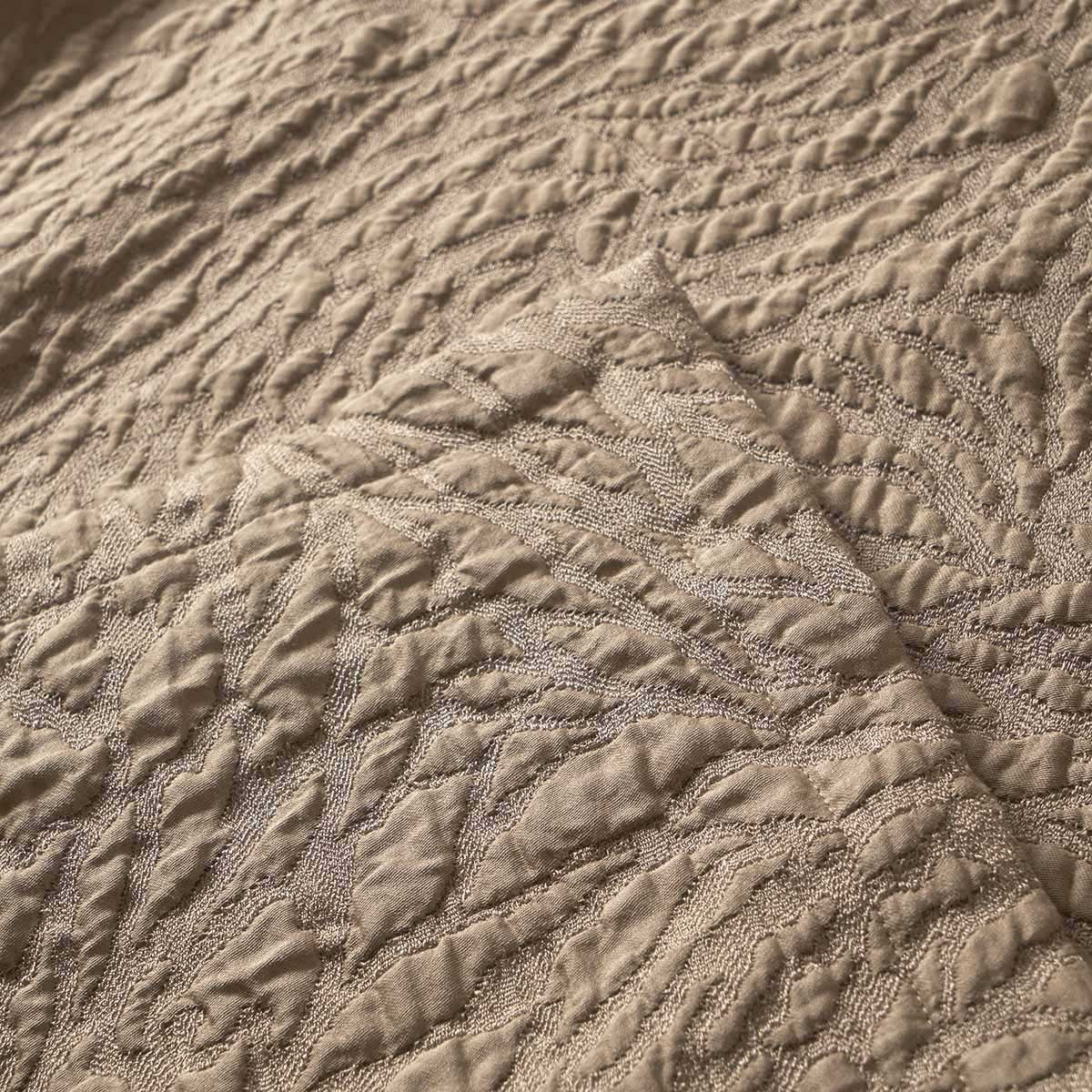 Yves Delorme Souvenir Coverlet