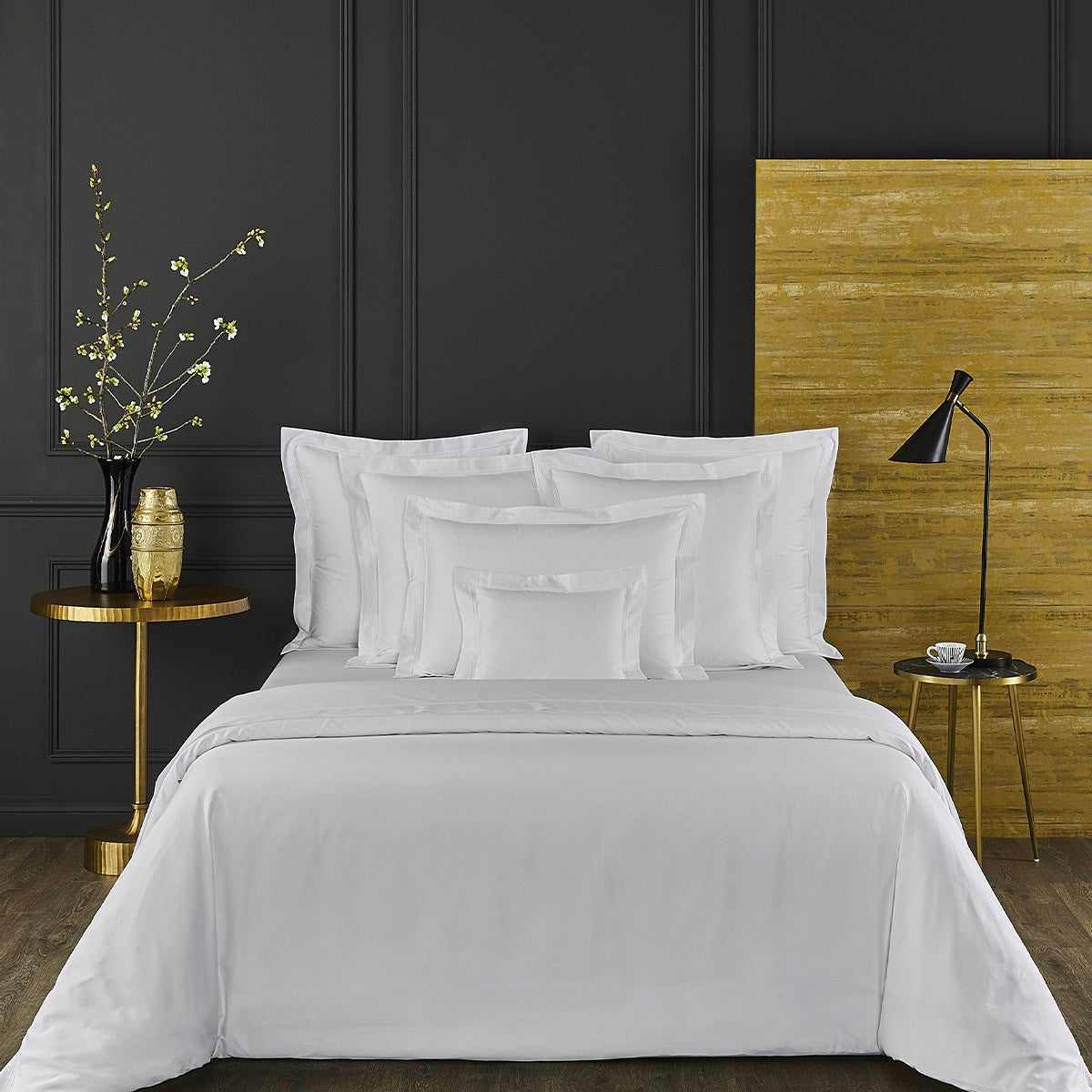 An image of Yves Delorme Triomphe Duvet Cover