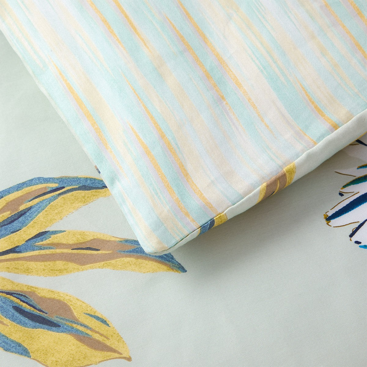 An image of Yves Delorme Tropical Duvet Cover