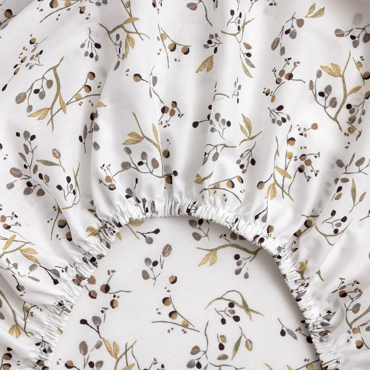 An image of Yves Delorme Fleurs Fitted Sheet