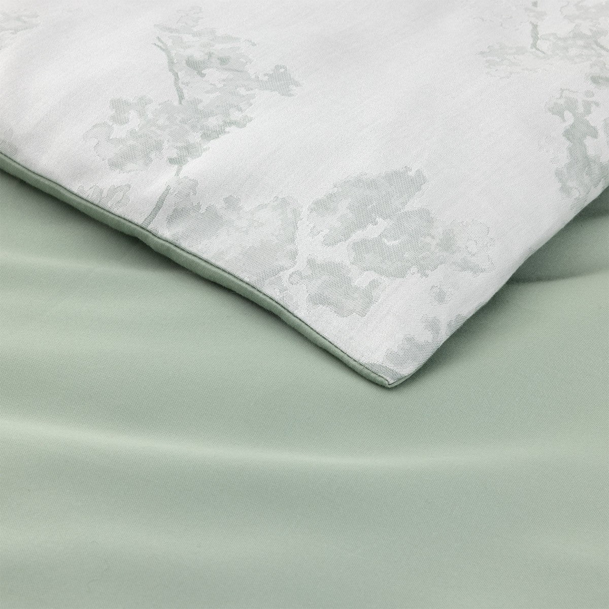 An image of Yves Delorme Muses Duvet Cover
