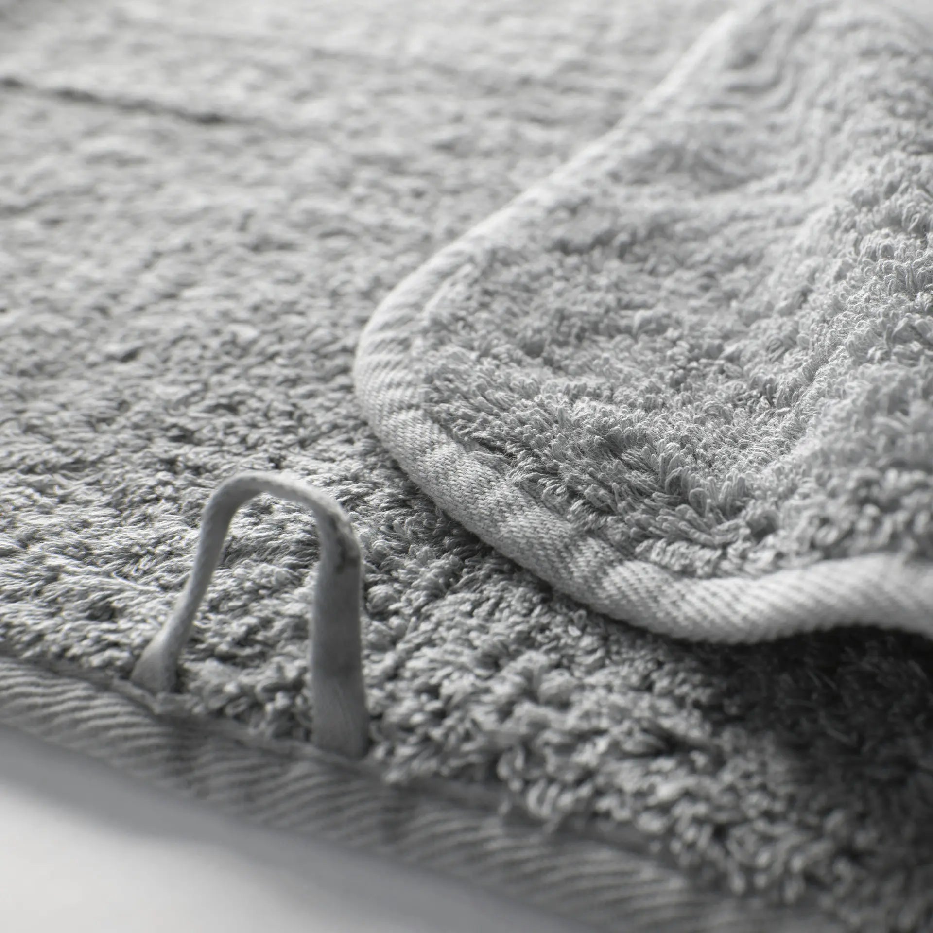  Graccioza Egoist Towels Anthracite