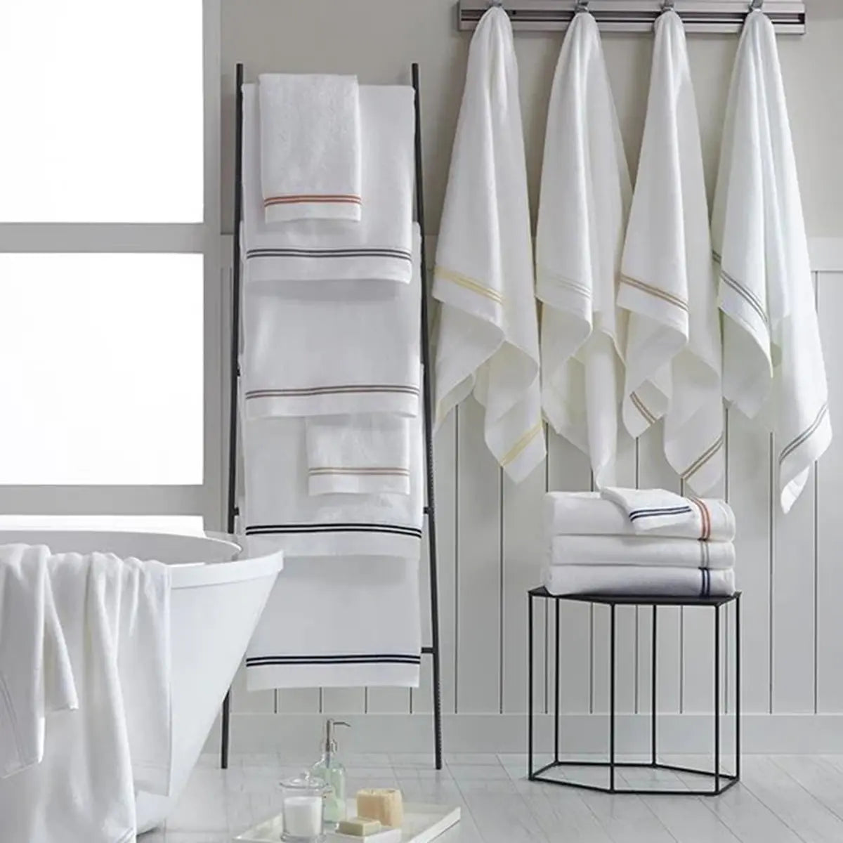 An image of Sferra Aura Bath Towel