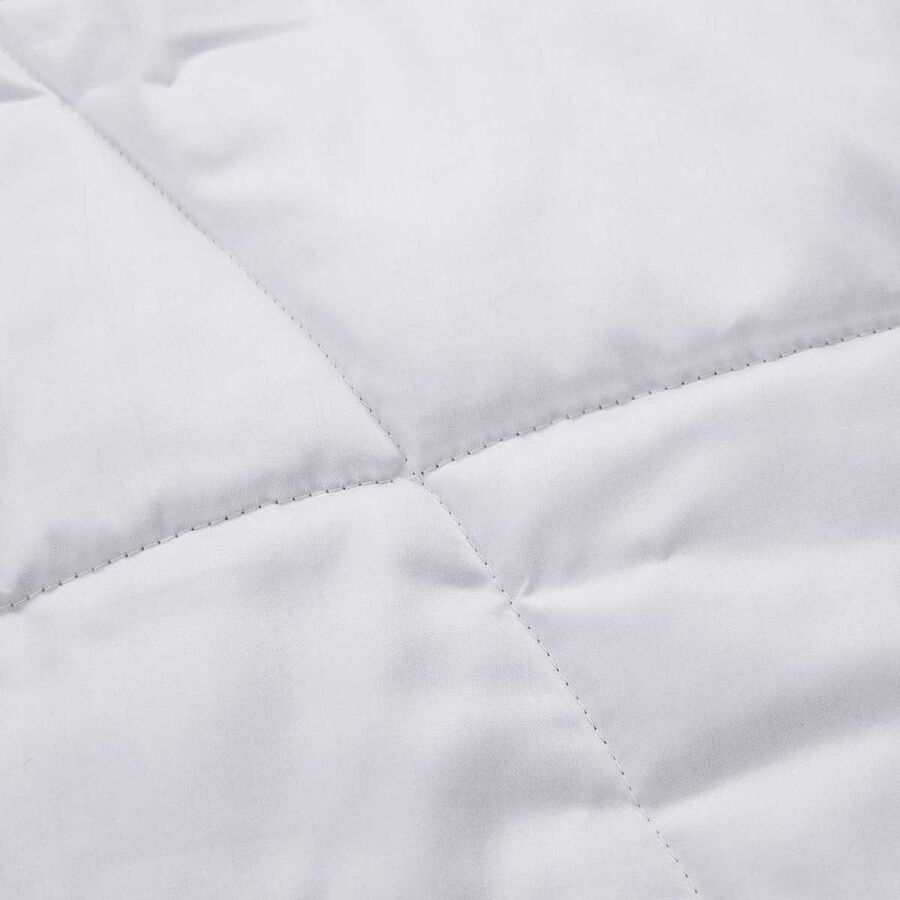 An image of Yves Delorme Actuel Comforter