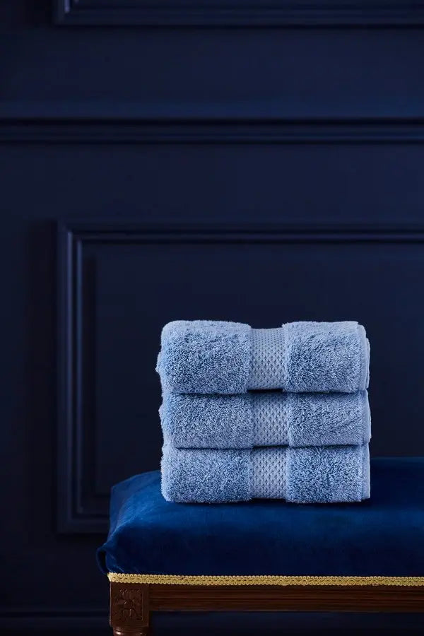 An image of Yves Delorme Etoile Guest Towel