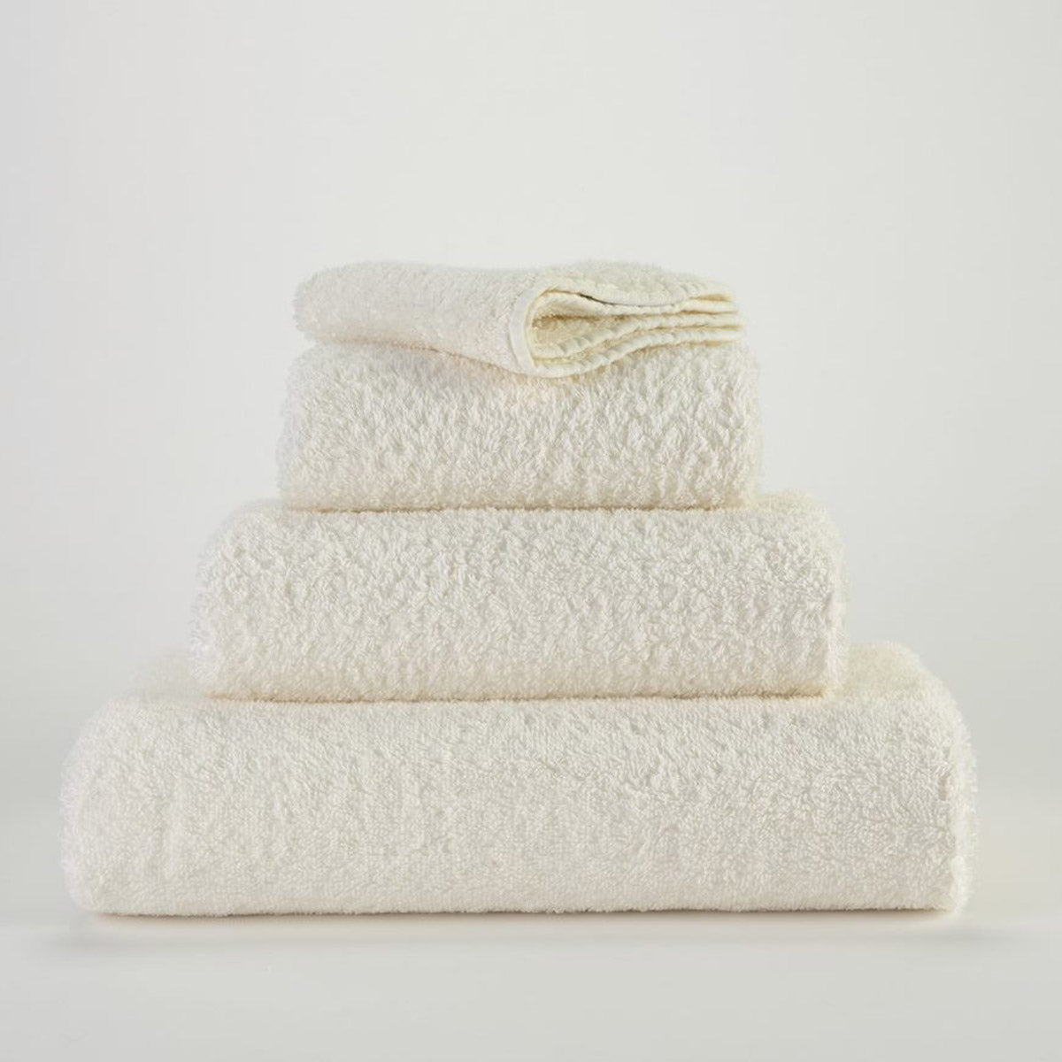 An image of Abyss & Habidecor Super Pile Guest Towel